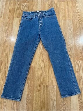 Levi’s- Classic High-Rise Button-Fly Blue Jeans Wedgie Straight